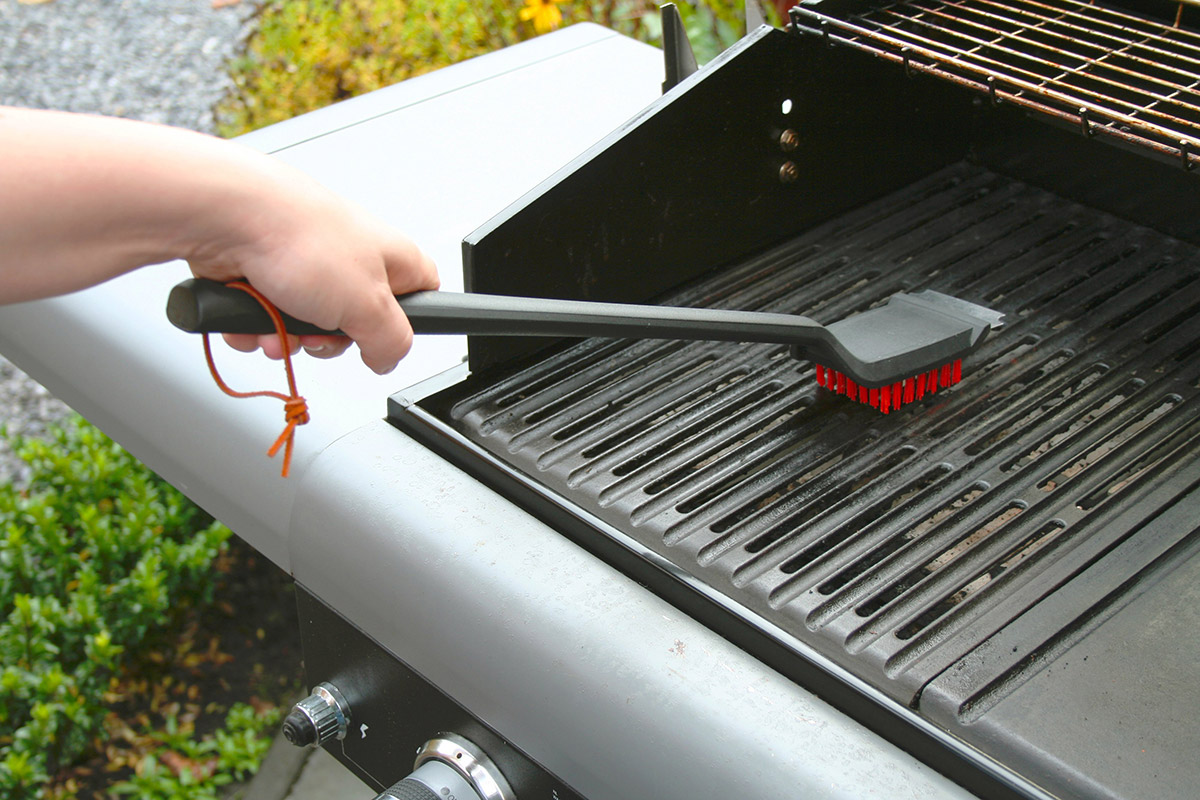 Håller Fornetto Grillgallerborste nylon med borsthuvud ner